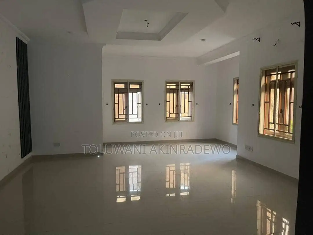 2bdrm Block of Flats in Lekki Phase 1 for rent in Lekki Phase 1