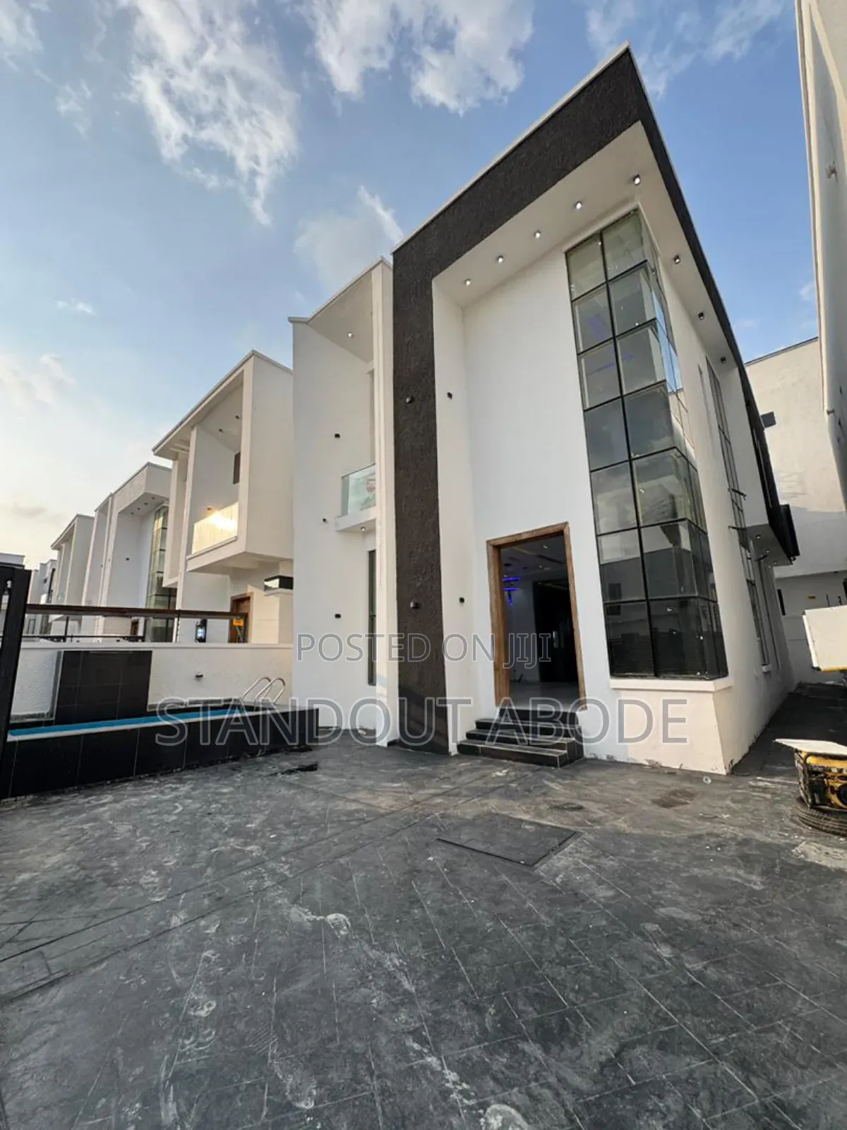 4bdrm Duplex in Inside An Estate, Chevron for sale in Chevron