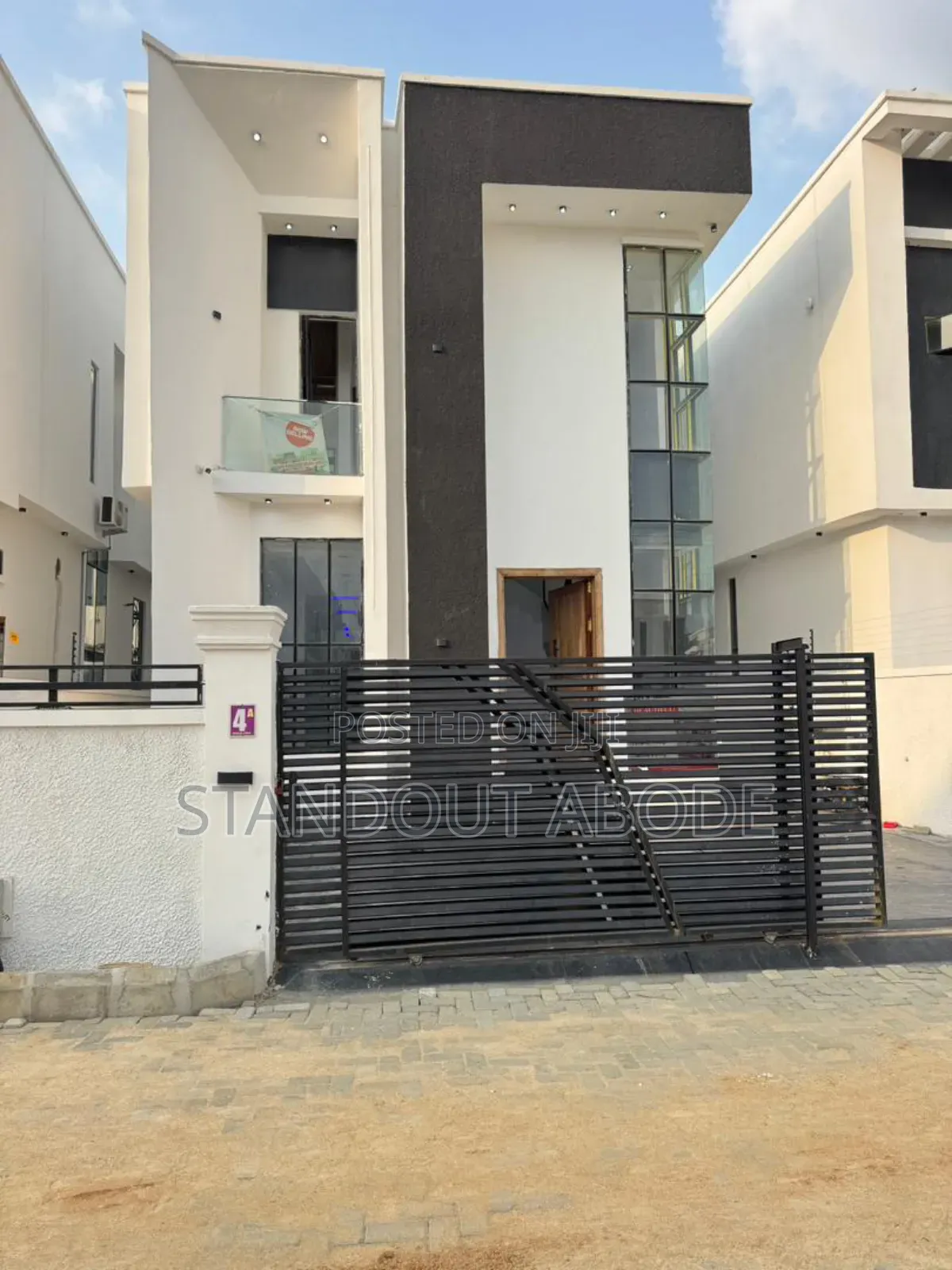 4bdrm Duplex in Inside An Estate, Chevron for sale in Chevron