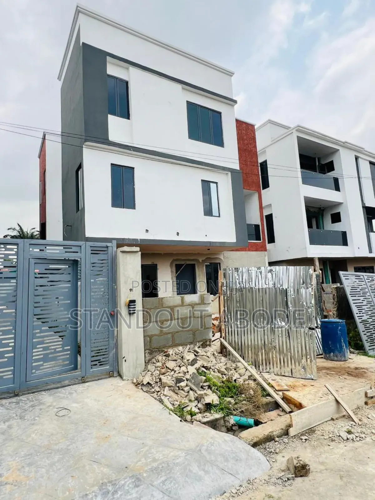 5bdrm Duplex in Lagos, Maryland for sale in Maryland