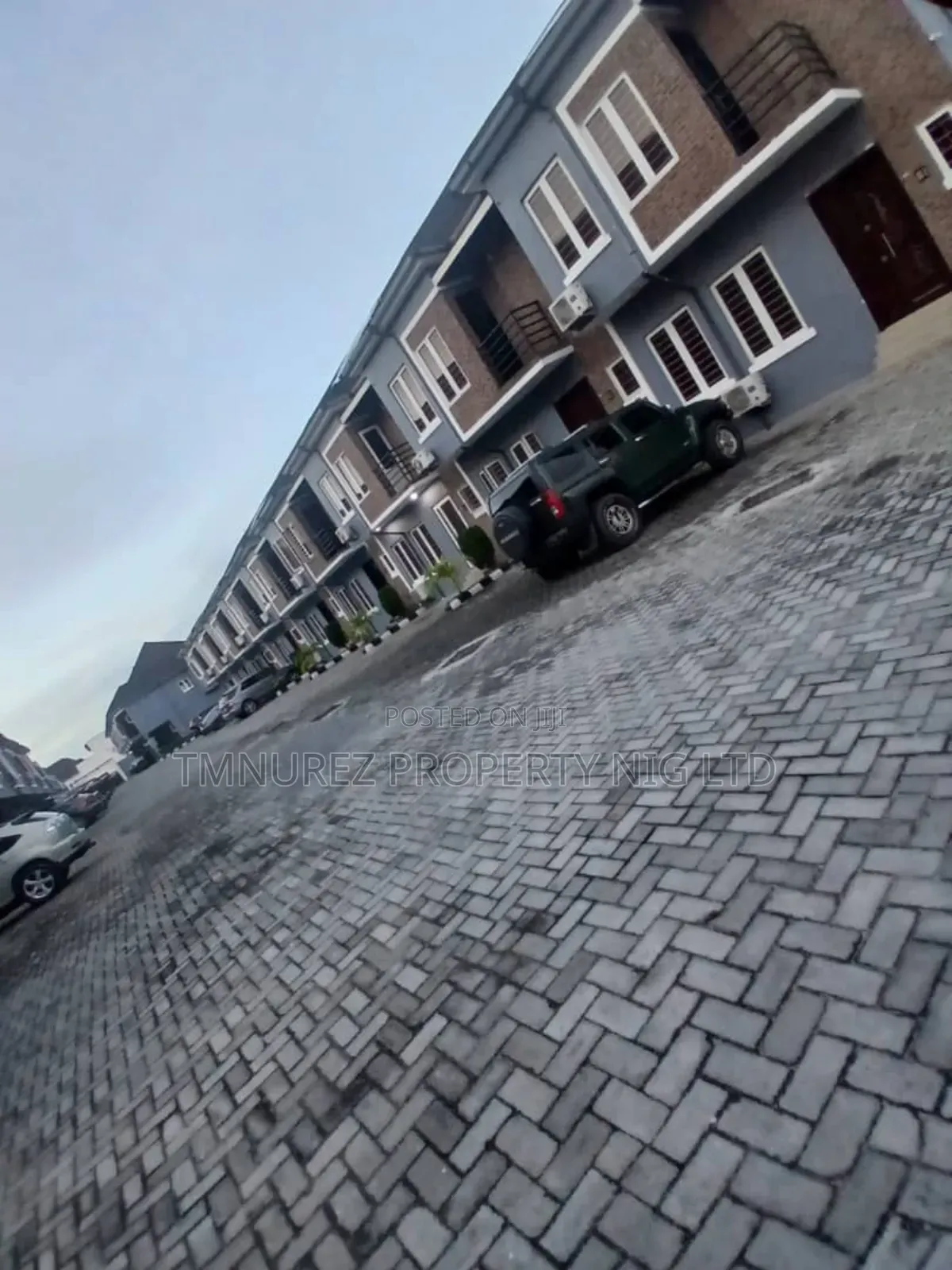 Furnished 3bdrm Duplex in Orchild Road, Chevron for rent in Chevron