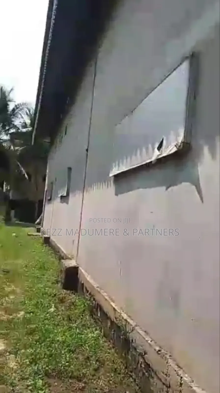 To Let : A Warehouse With Boysquarter in Aba , Abia State in Osisioma Ngwa