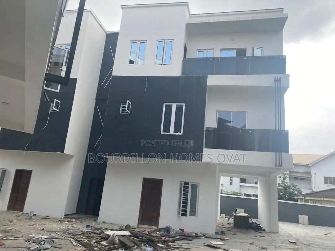 2bdrm Apartment in Ikota Villa Estate for sale in Ikota