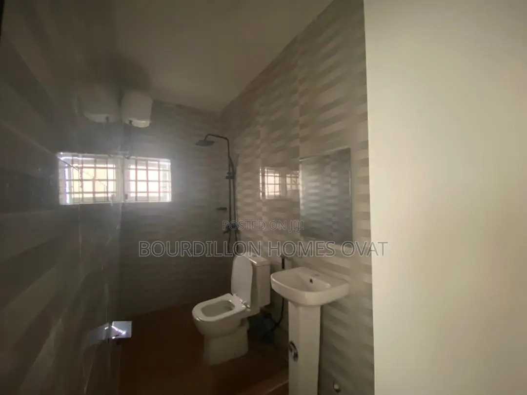 2bdrm Apartment in Ikota Villa Estate for sale in Ikota