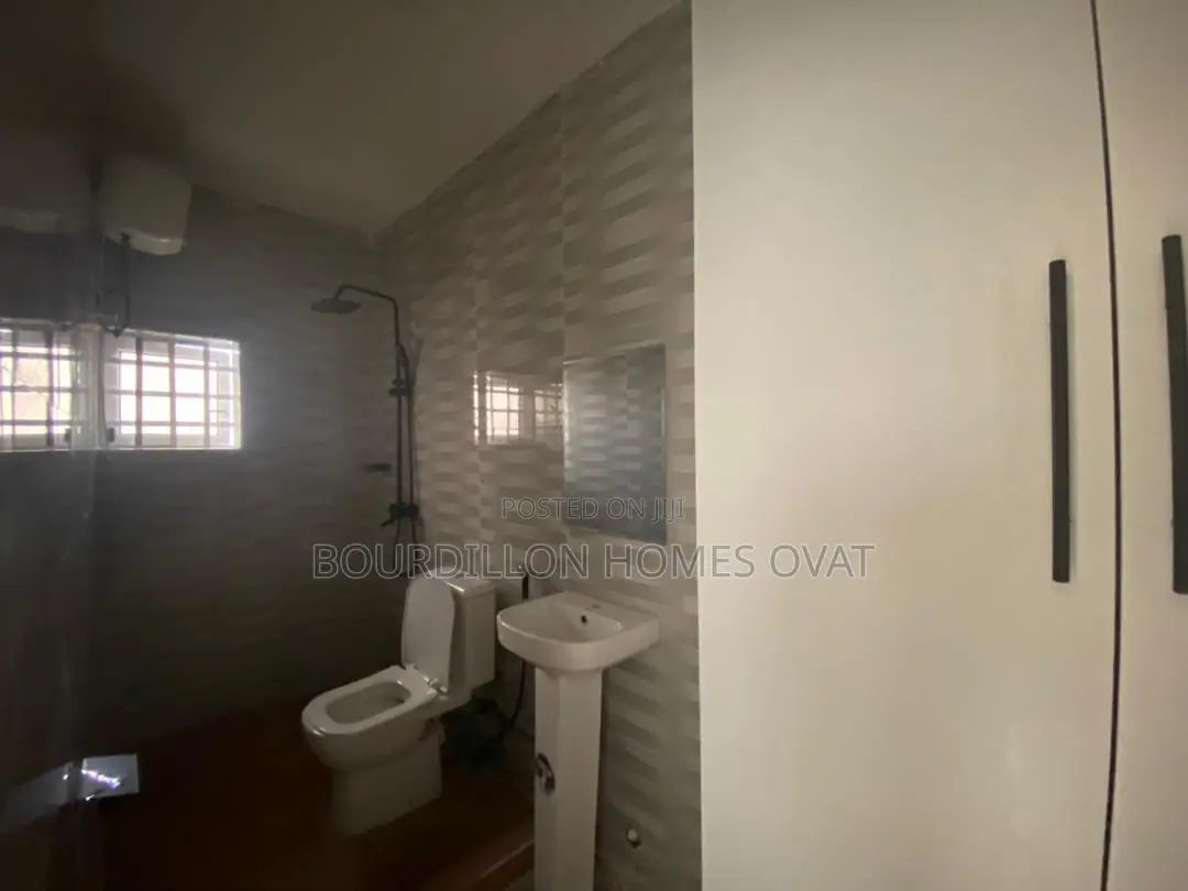 2bdrm Apartment in Ikota Villa Estate for sale in Ikota