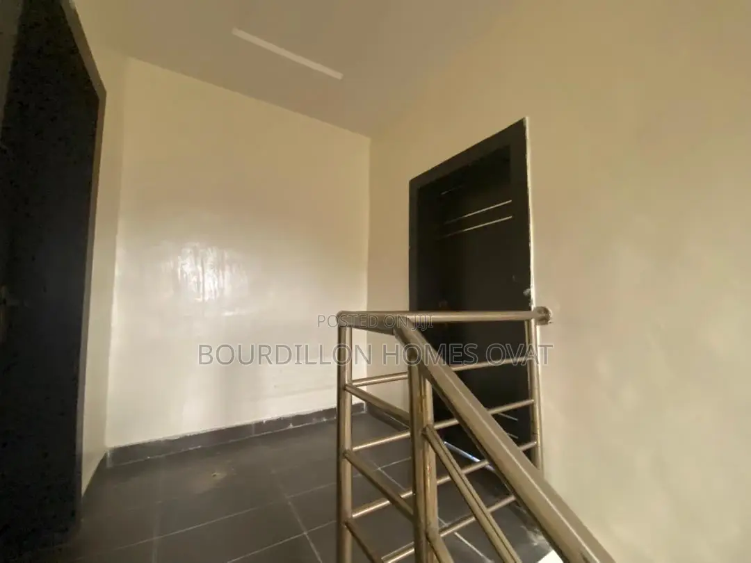 2bdrm Apartment in Ikota Villa Estate for sale in Ikota