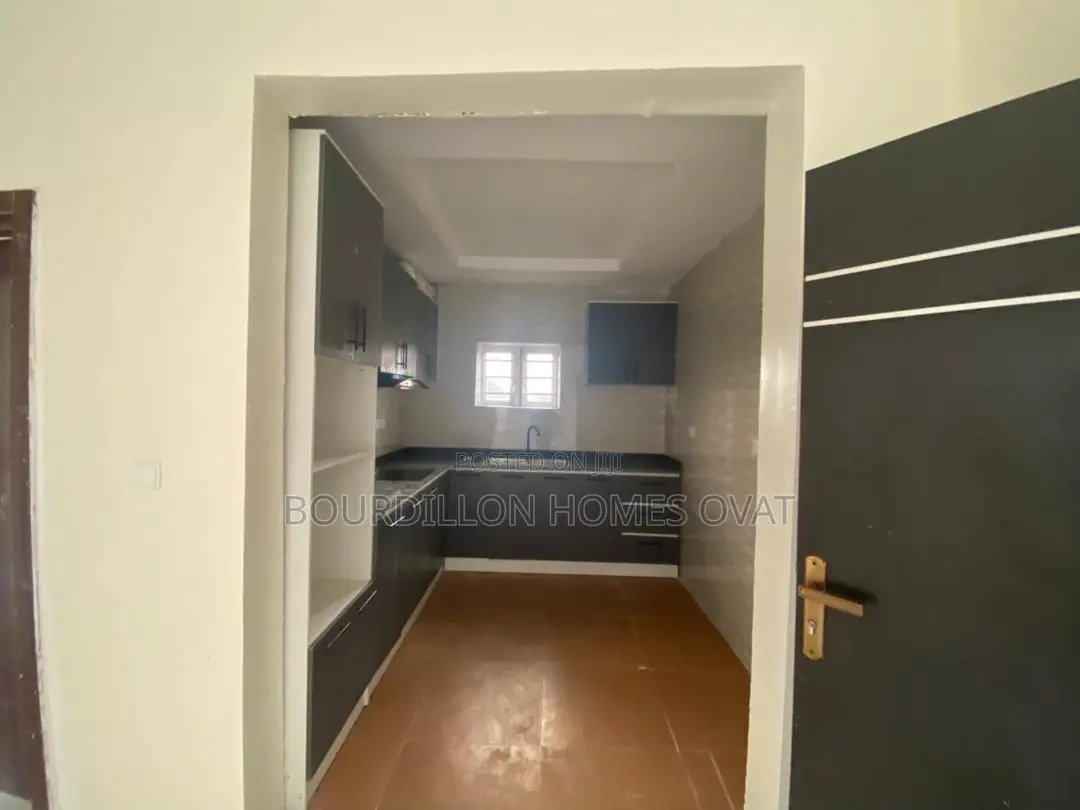 2bdrm Apartment in Ikota Villa Estate for sale in Ikota