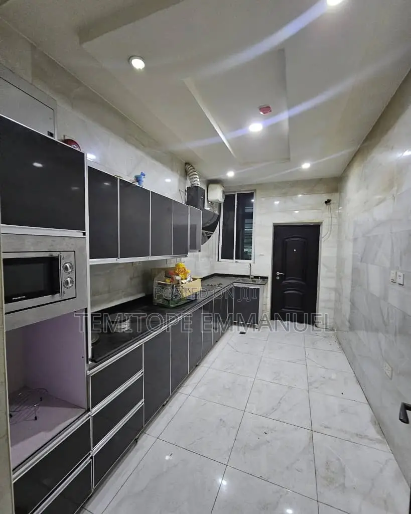 Furnished 3bdrm Apartment in Adeniyi Jones, Ikeja for sale in Adeniyi Jones