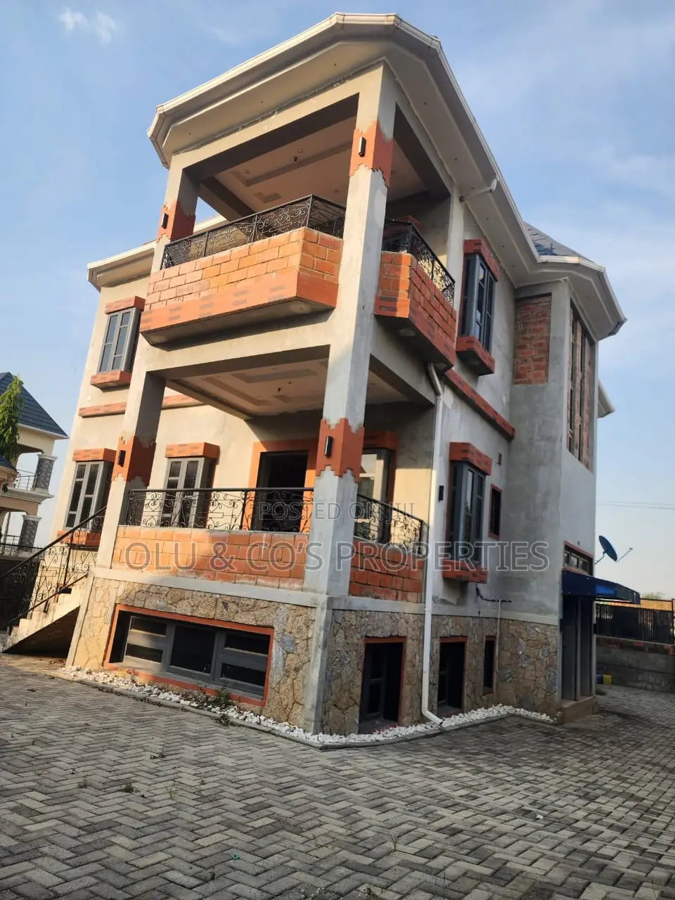 4bdrm Duplex in Gold City Estate, Lugbe District for rent in Lugbe District
