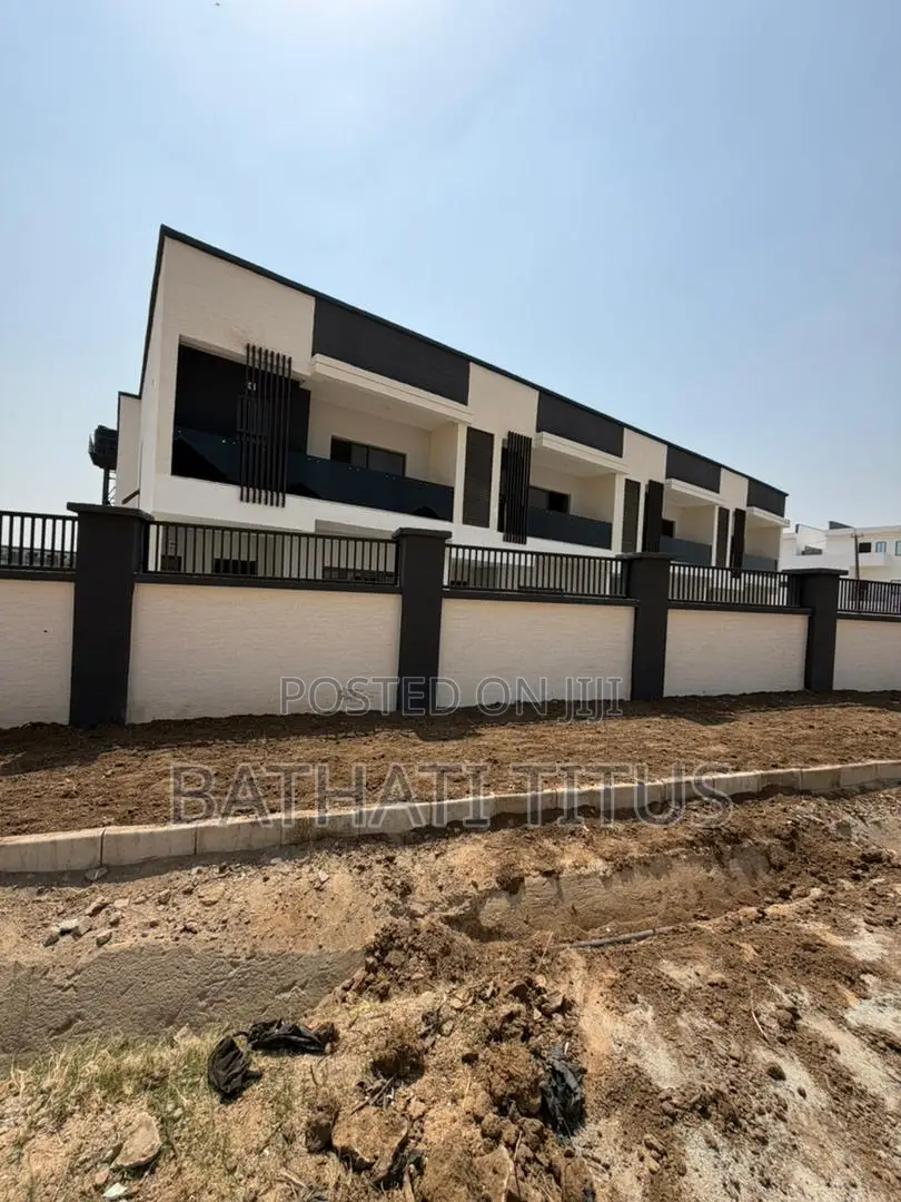 3bdrm Duplex in Life Camp for sale in Life Camp