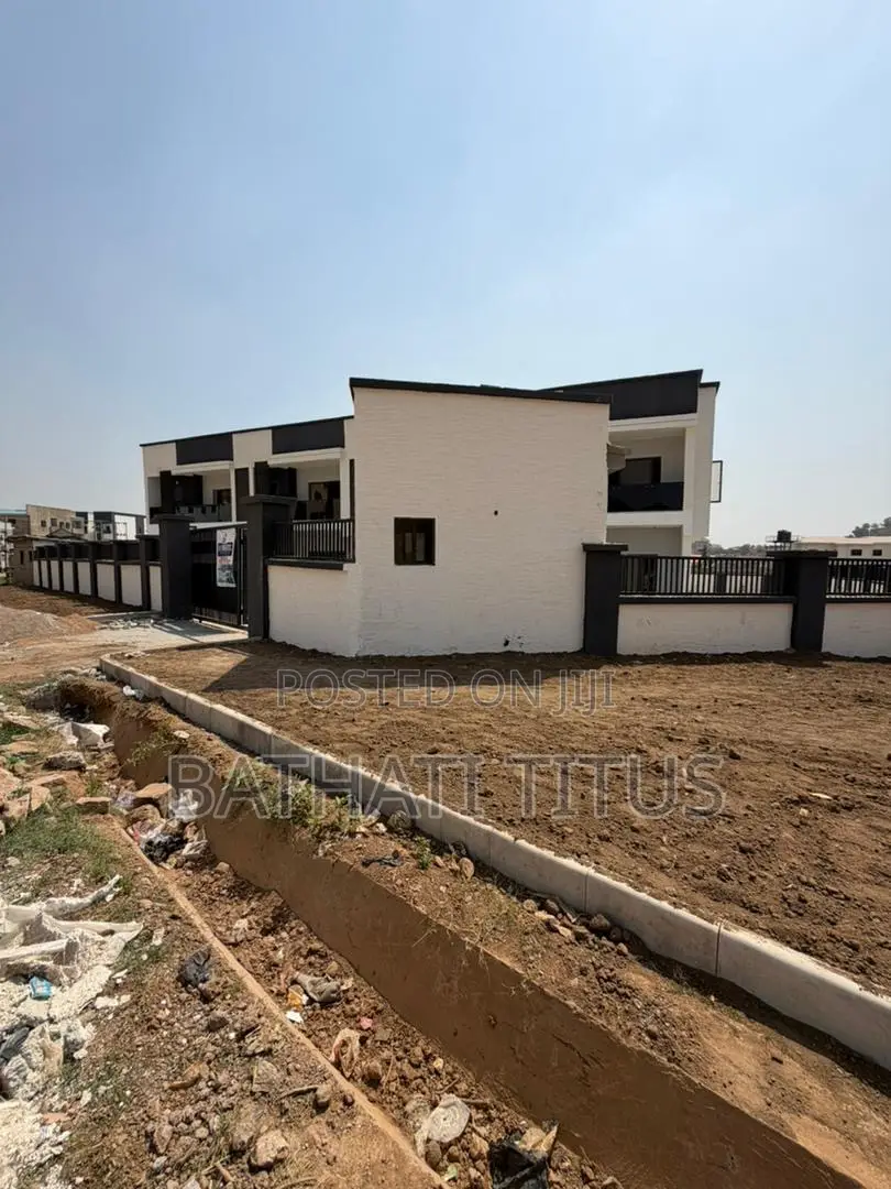3bdrm Duplex in Life Camp for sale in Life Camp