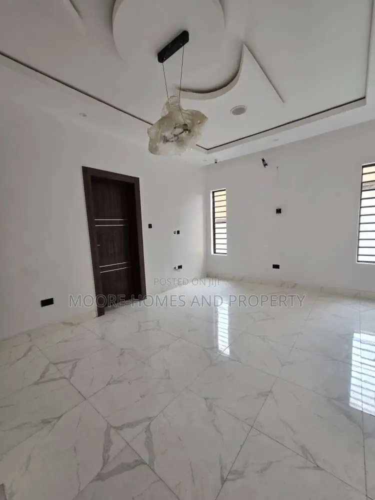 4bdrm Duplex in Magodo Phase 2 for sale in GRA Phase 2 Shangisha