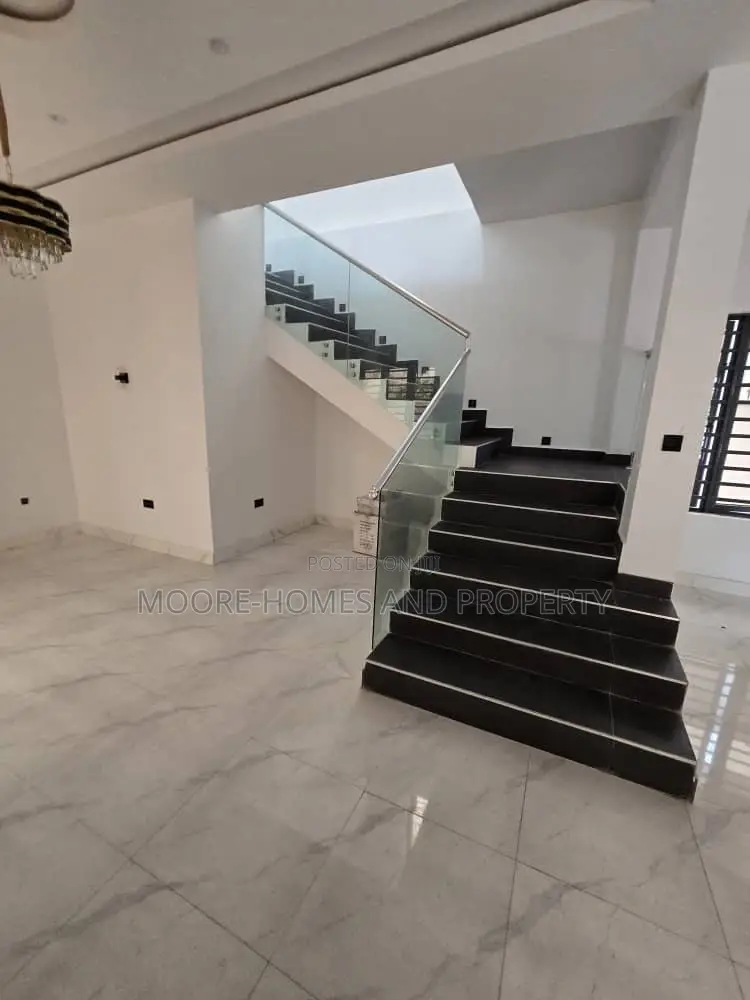 4bdrm Duplex in Magodo Phase 2 for sale in GRA Phase 2 Shangisha