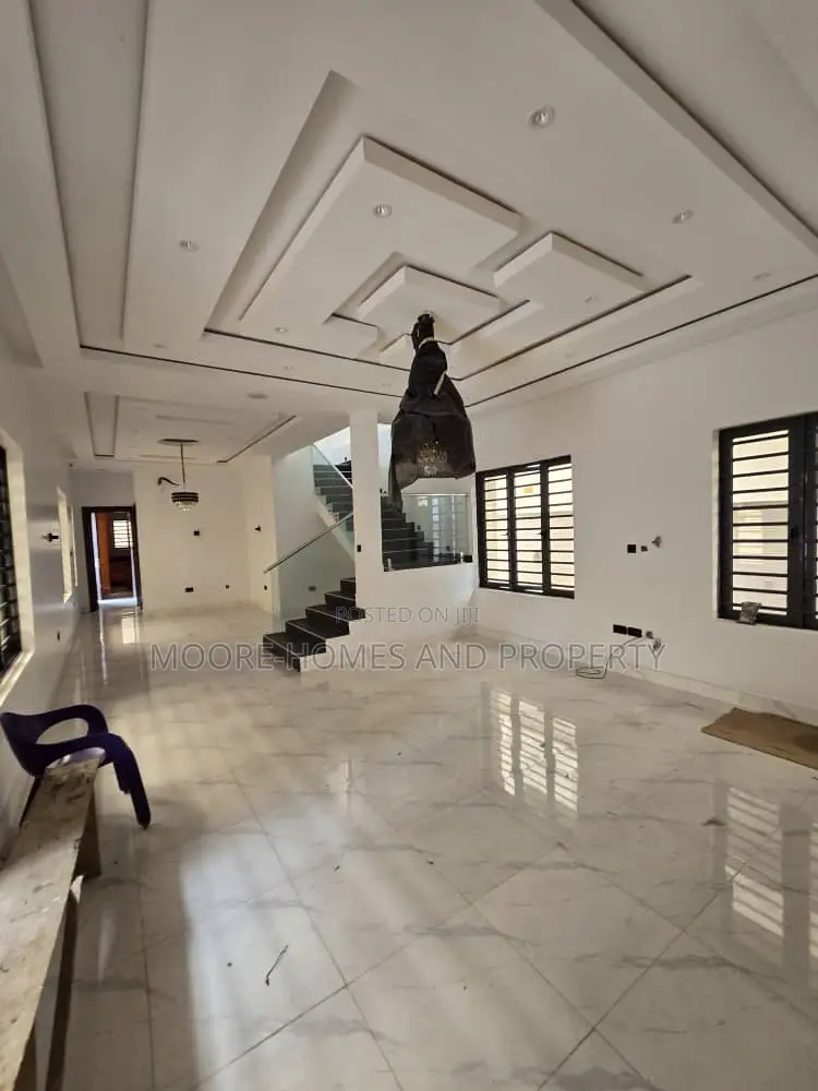 4bdrm Duplex in Magodo Phase 2 for sale in GRA Phase 2 Shangisha