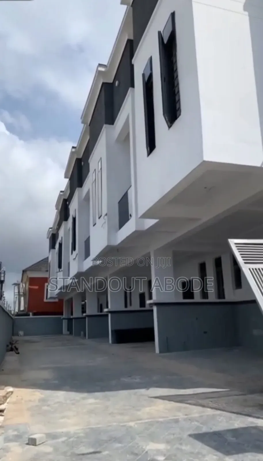 3bdrm Duplex in Creek Court, Ikota for sale in Ikota