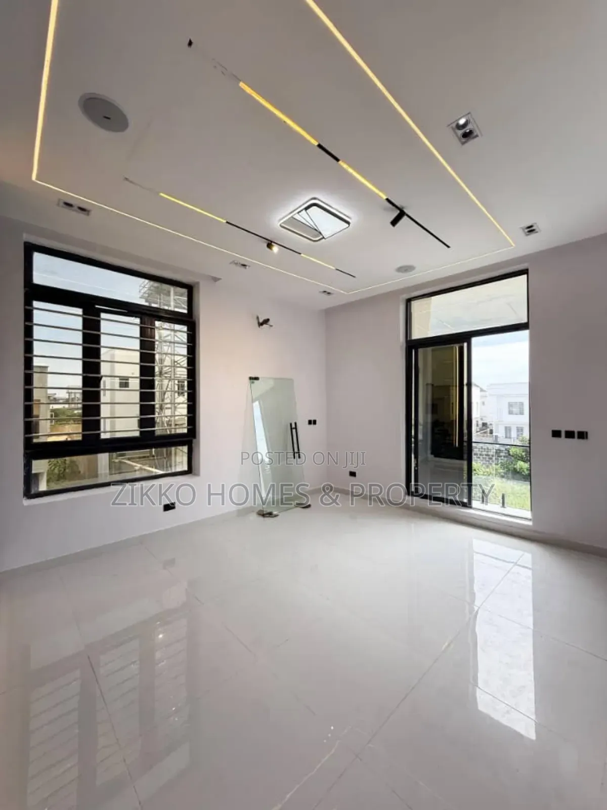 5bdrm Duplex in Chevron Conservative, Lekki for sale in Lekki