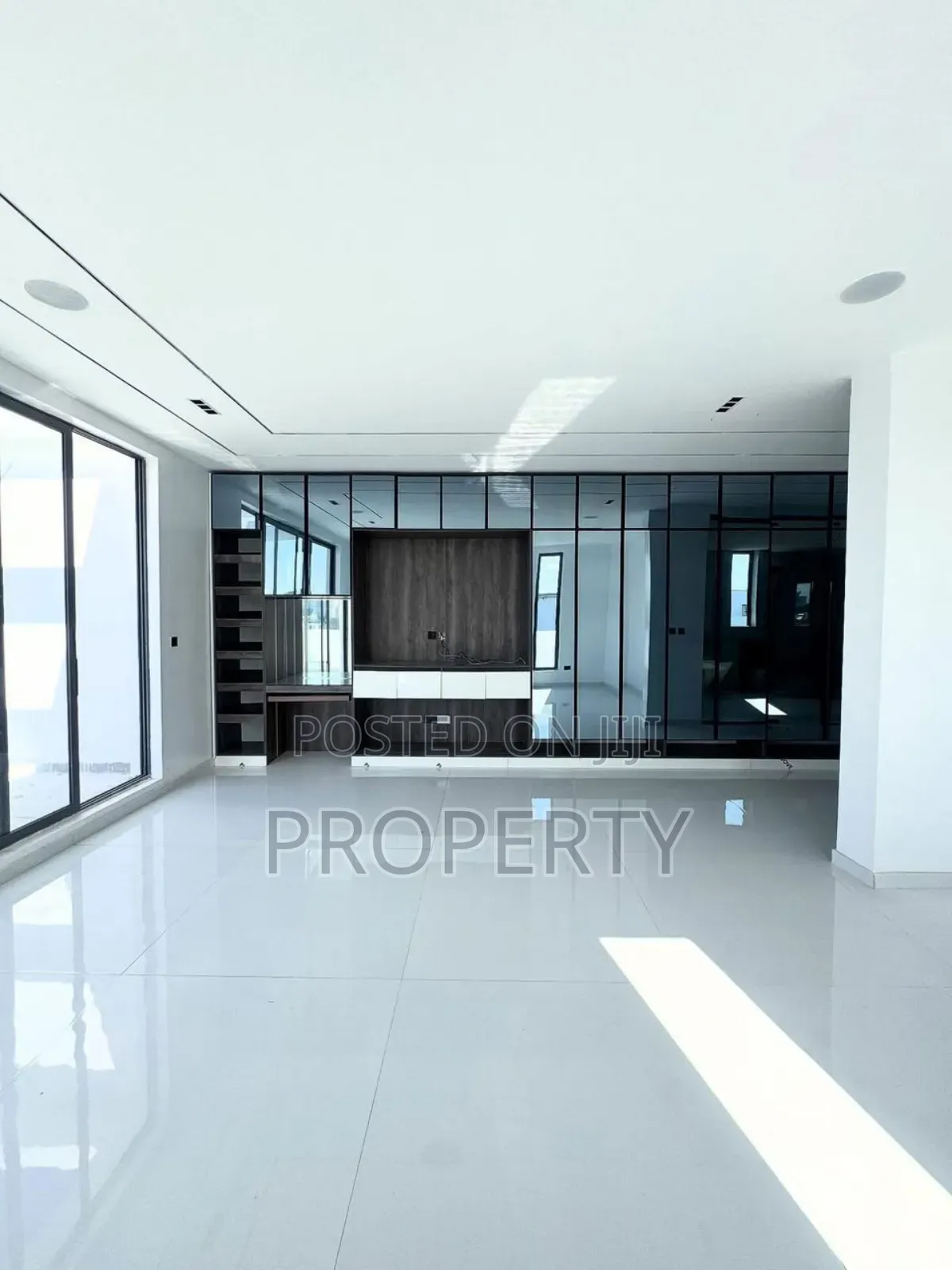 5bdrm Duplex in Ikate for sale in Ikate