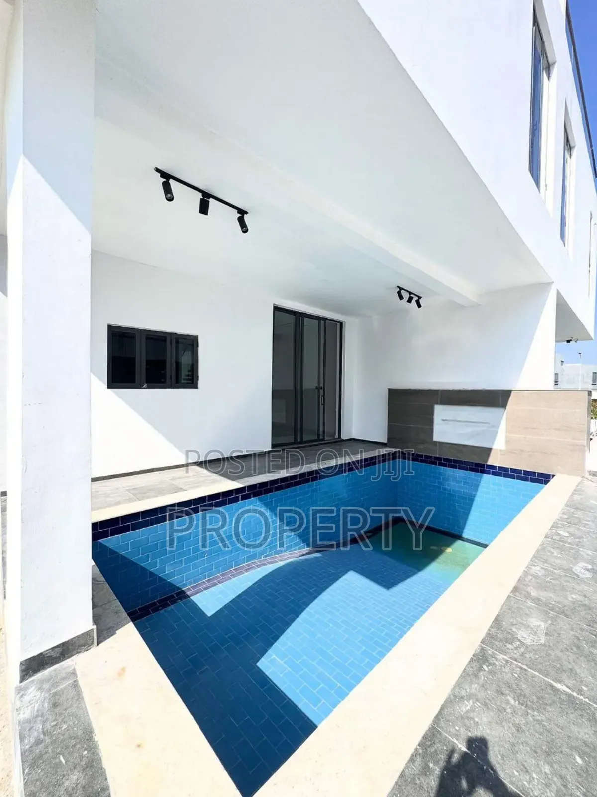 5bdrm Duplex in Ikate for sale in Ikate