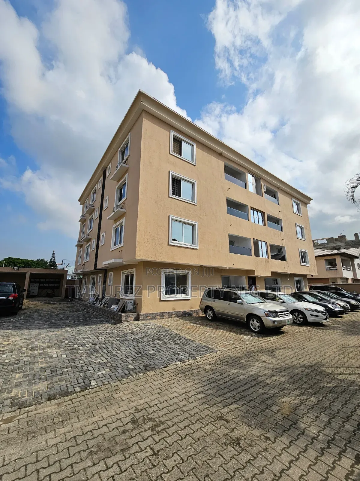 3bdrm Apartment in Lekki Phase1 for sale in Lekki Phase 1