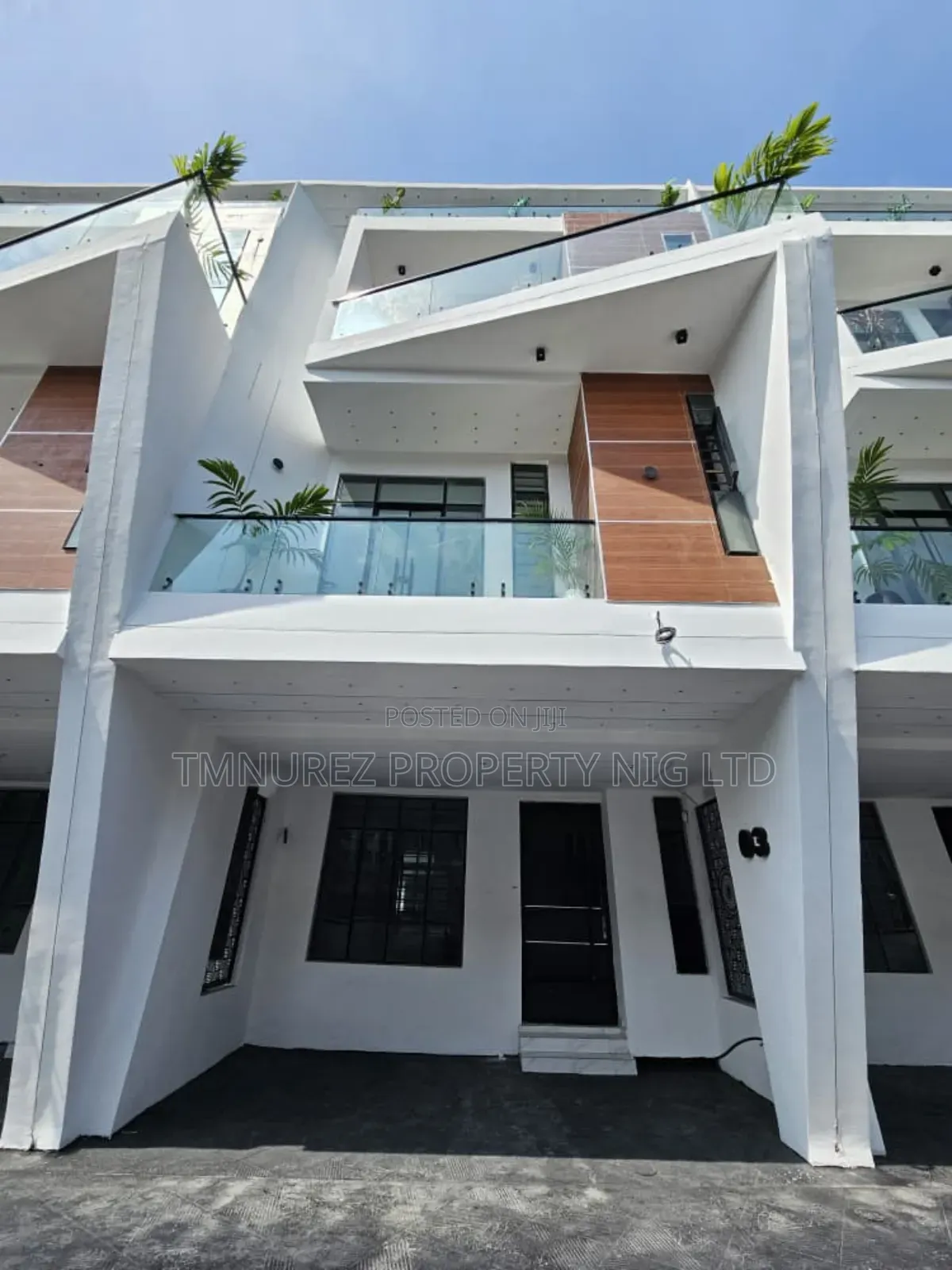 4bdrm Duplex in Orchild In An Estate, Chevron for sale in Chevron
