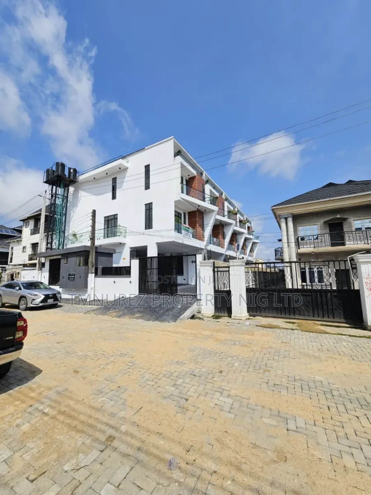 4bdrm Duplex in Orchild In An Estate, Chevron for sale in Chevron