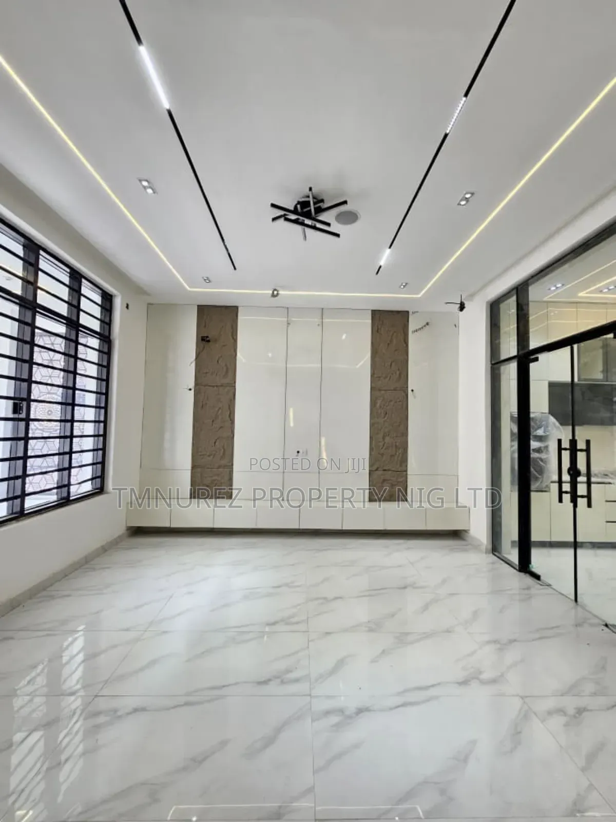 4bdrm Duplex in Orchild In An Estate, Chevron for sale in Chevron