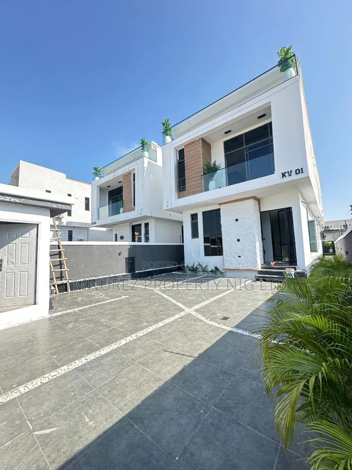 4bdrm Duplex in Dpk, Chevron for sale in Chevron