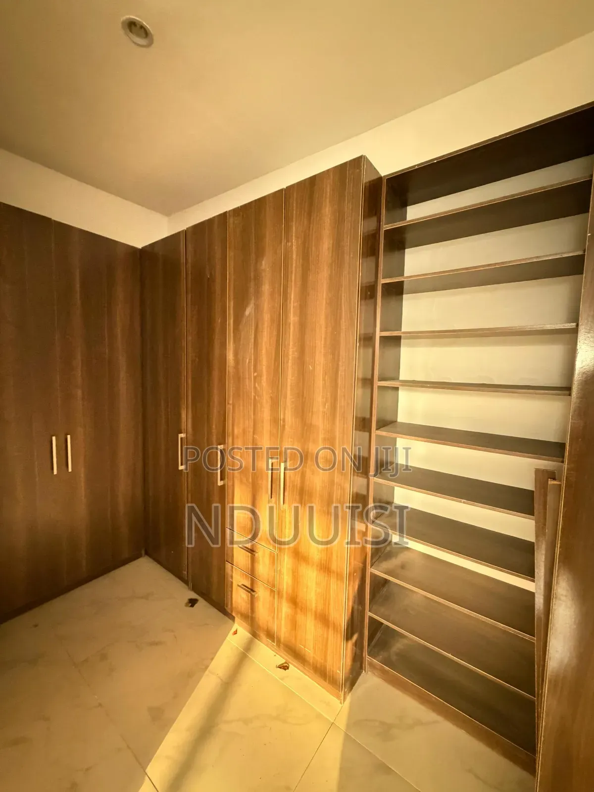 5bdrm Duplex in Ologolo for sale in Ologolo