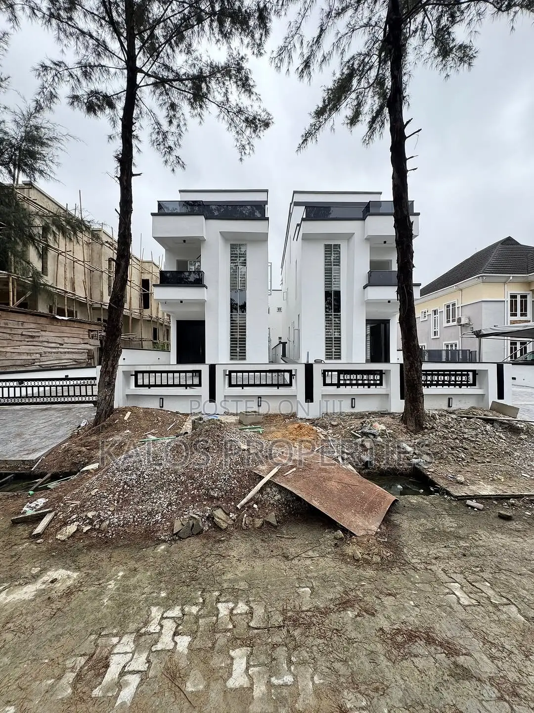 5bdrm Duplex in Mega Mound Housing, Ikota for sale in Ikota