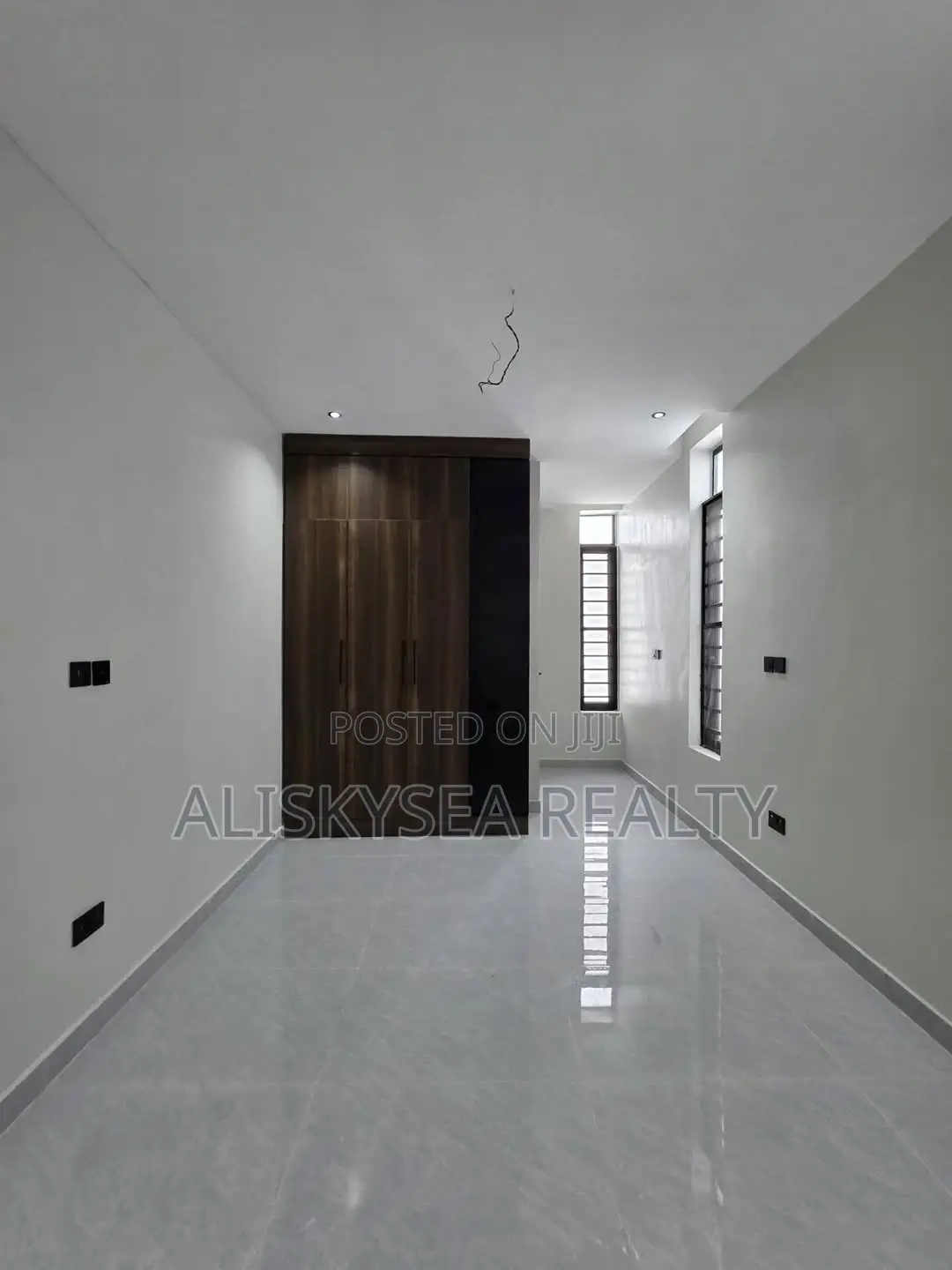 5bdrm Duplex in Lekki Phase 2 for sale in Lekki Phase 2