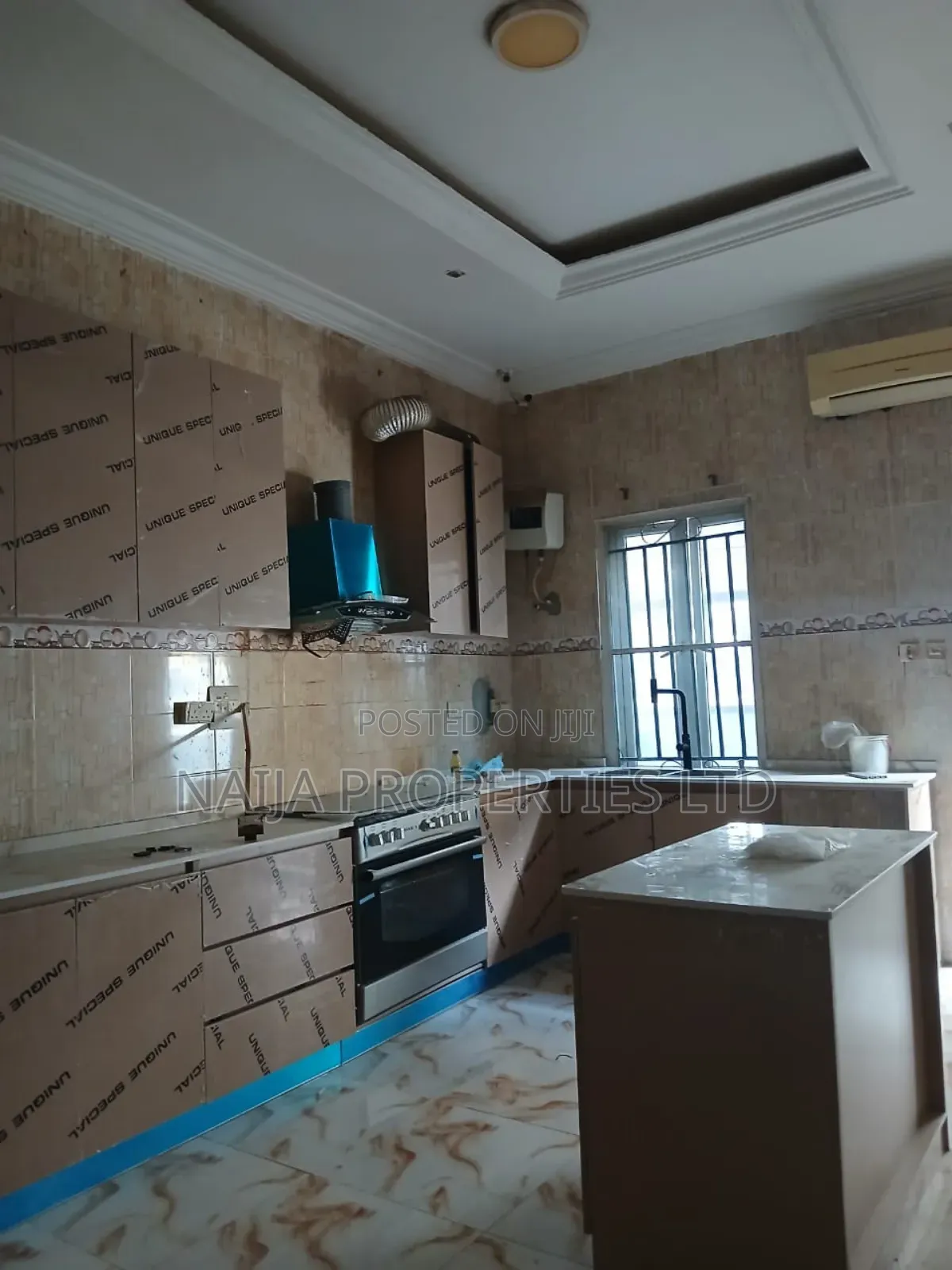 5bdrm Duplex in Chevron, Lekki for sale in Lekki