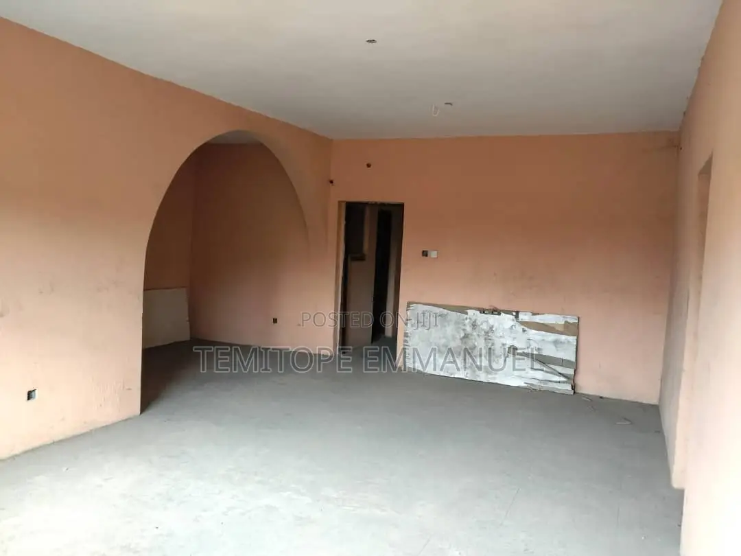 Furnished 18bdrm Apartment in Ajao Estate, Airport for rent in Airport Road / Ikeja