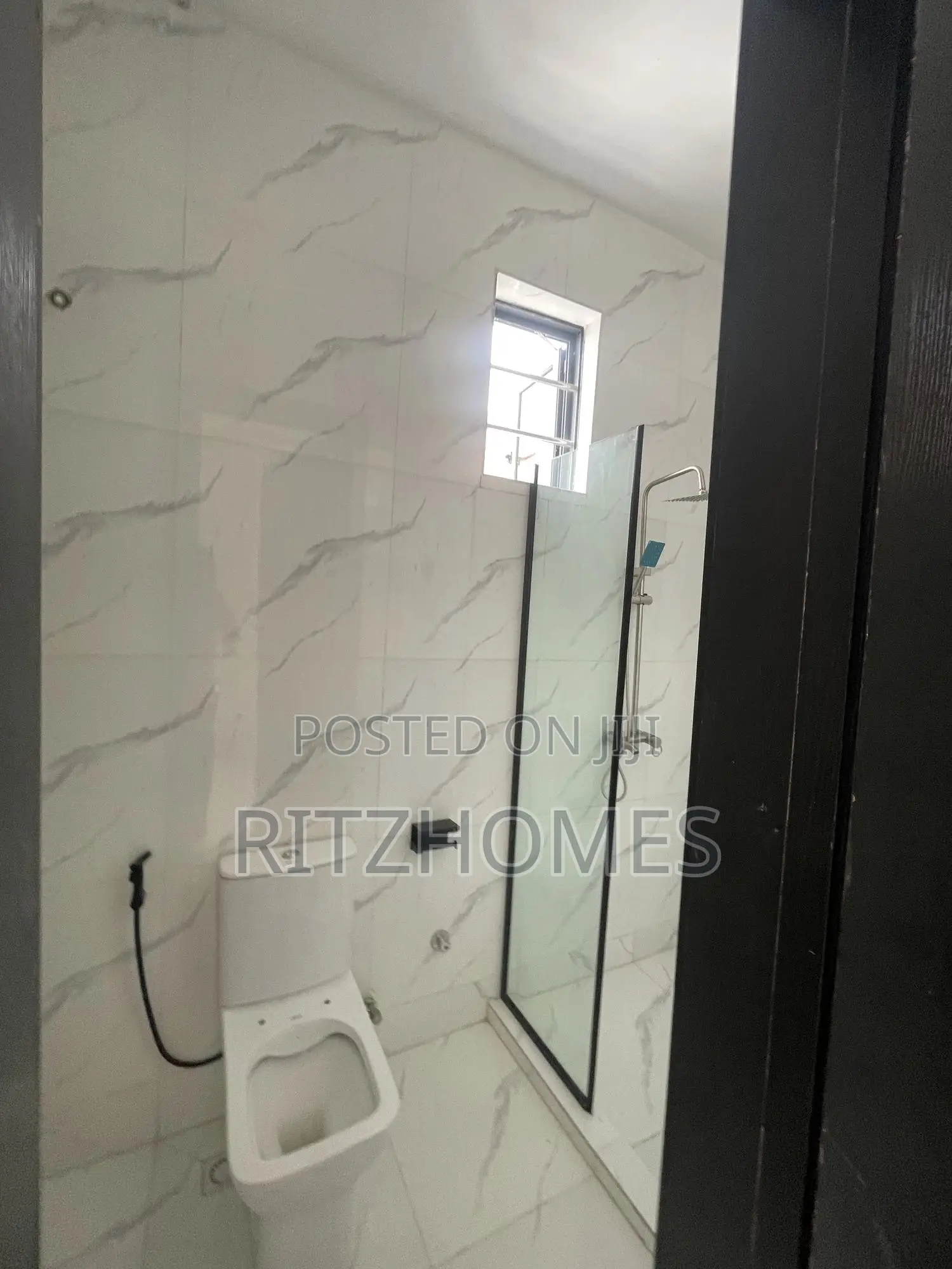 3bdrm Duplex in Ikota for sale in Ikota