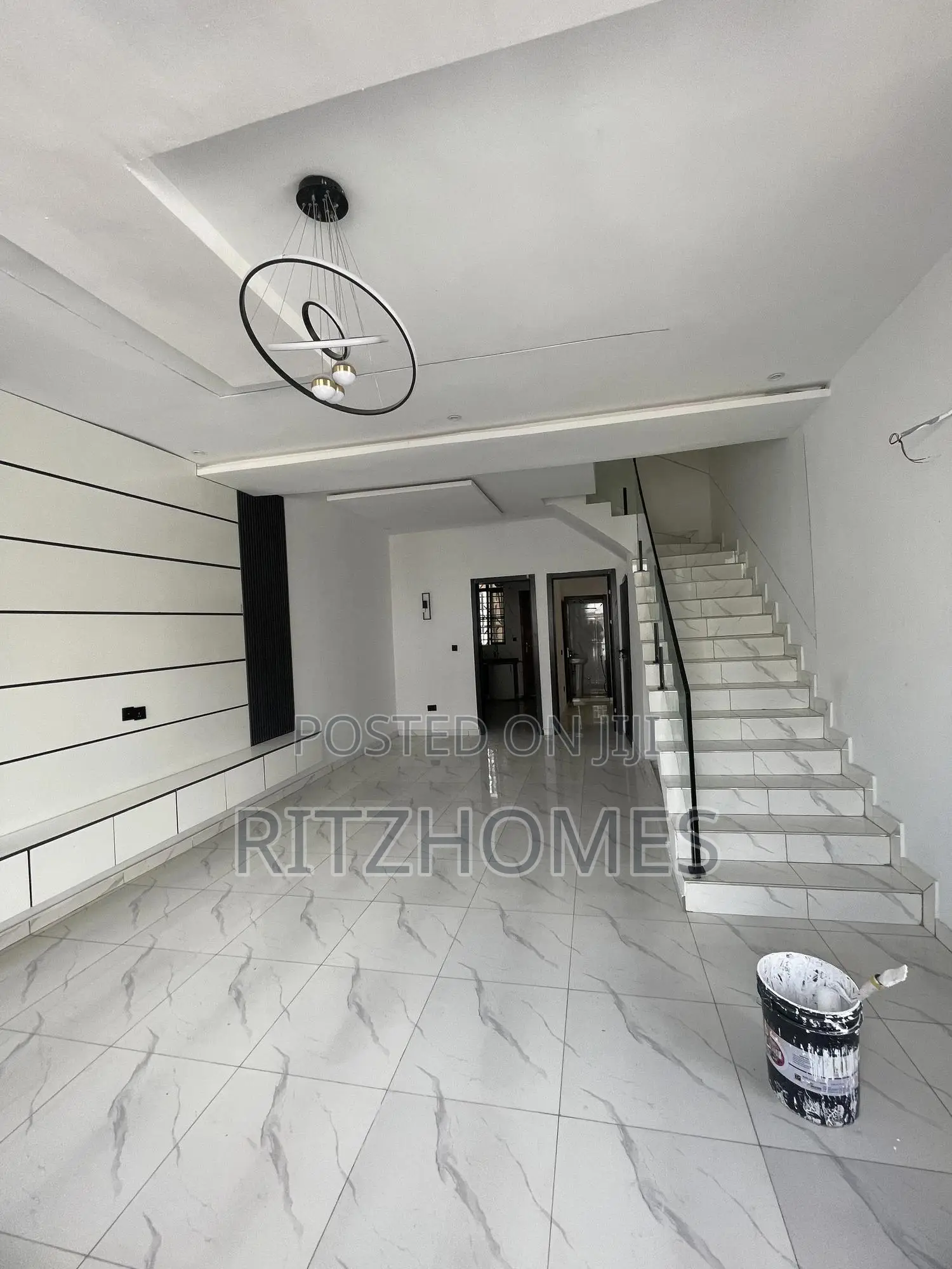 3bdrm Duplex in Ikota for sale in Ikota