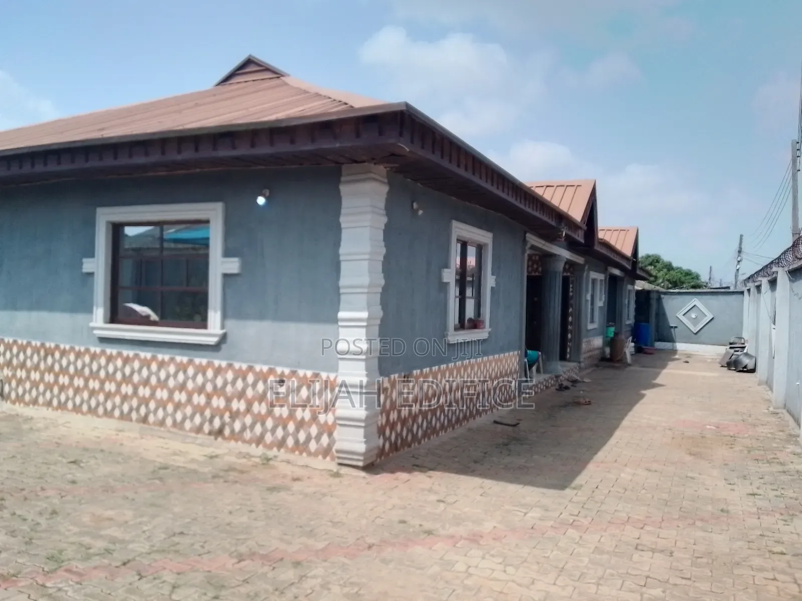 Furnished 5bdrm Bungalow in Omitoro, Ijede / Ikorodu for sale in Ijede / Ikorodu