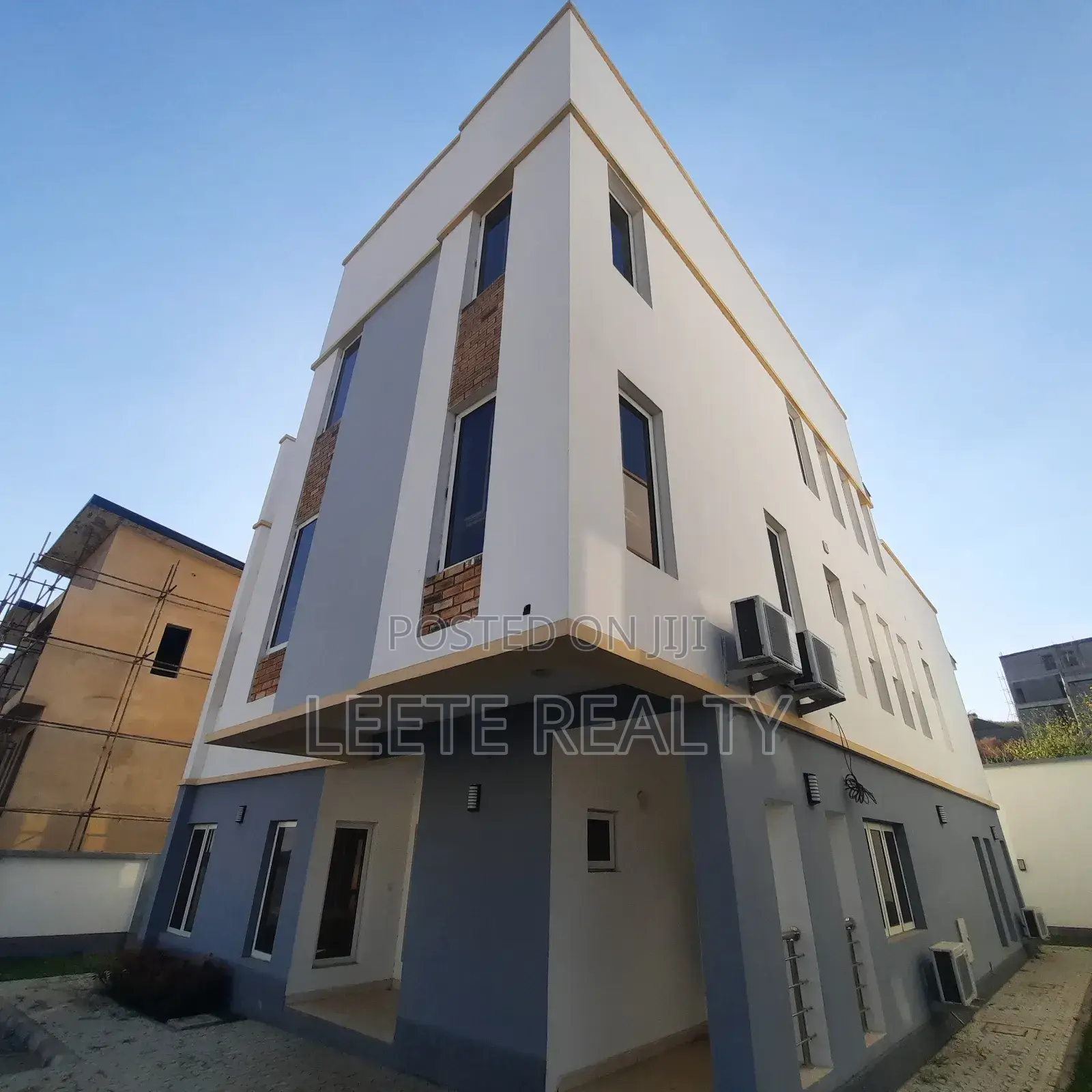 4bdrm Duplex in Palm Spring Estate, Maitama for sale in Maitama