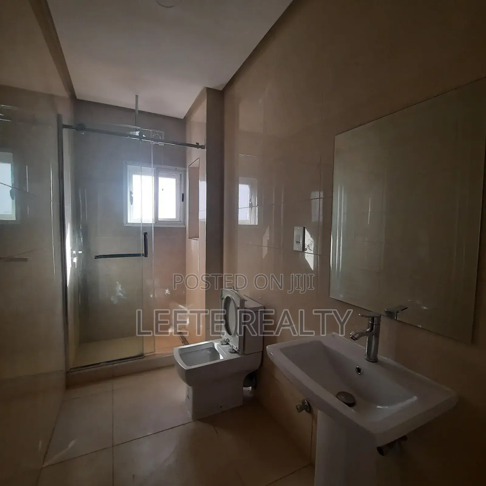 4bdrm Duplex in Palm Spring Estate, Maitama for sale in Maitama