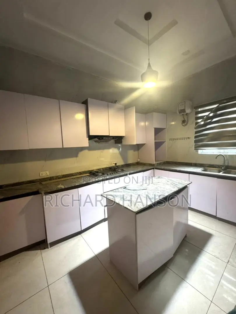 4bdrm Duplex in Thomas Estate for rent in Thomas Estate