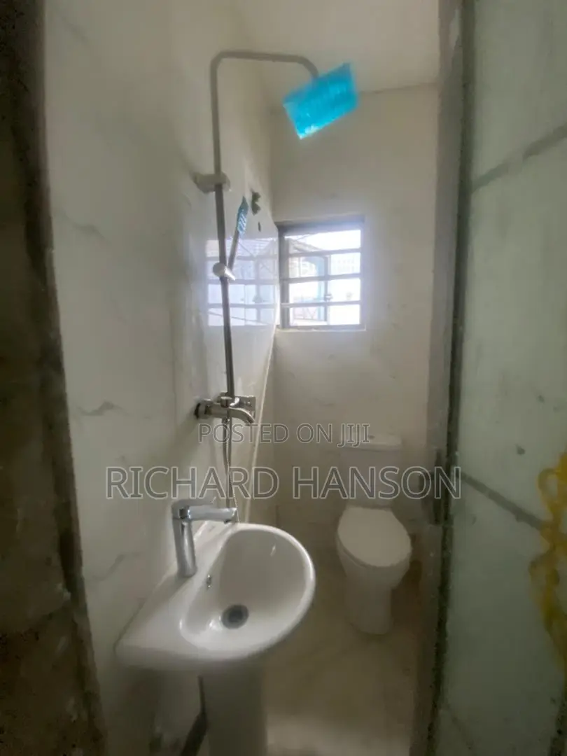 8bdrm Block of Flats in Sangotedo for sale in Sangotedo