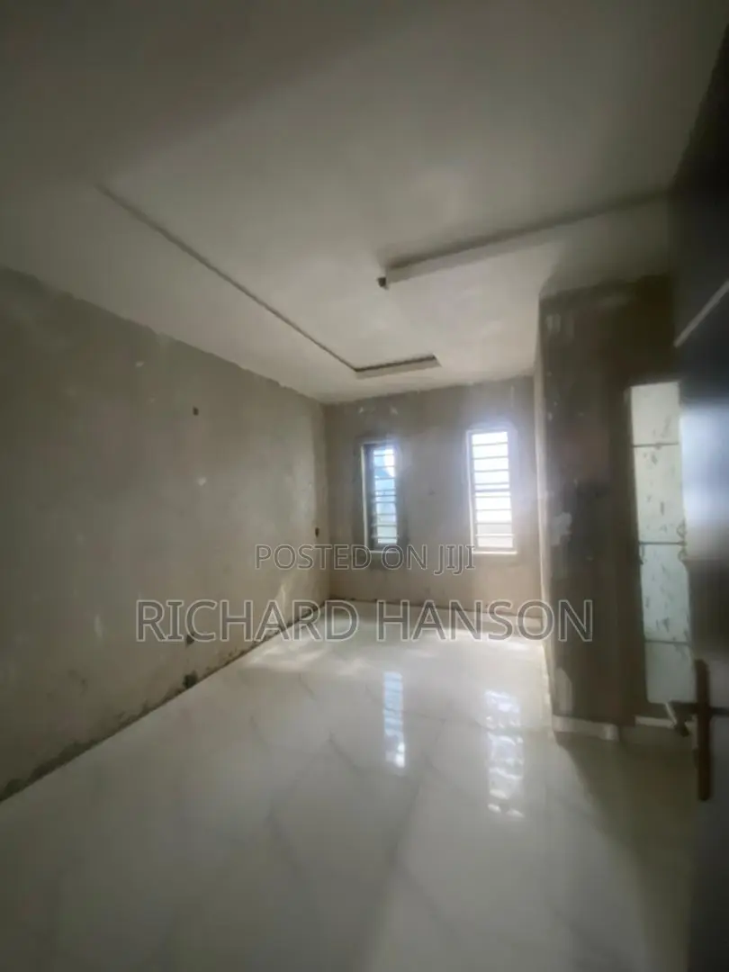 8bdrm Block of Flats in Sangotedo for sale in Sangotedo