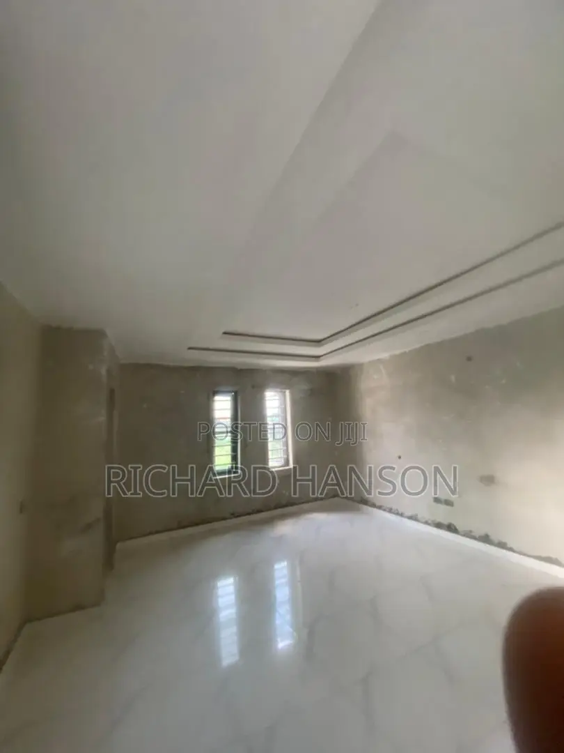 8bdrm Block of Flats in Sangotedo for sale in Sangotedo