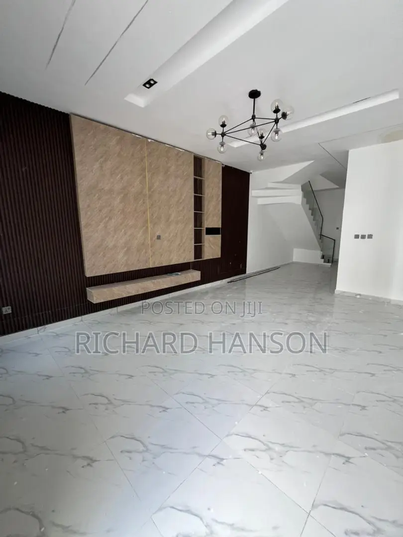 4bdrm Duplex in Lekki Phase 2 for sale in Lekki Phase 2
