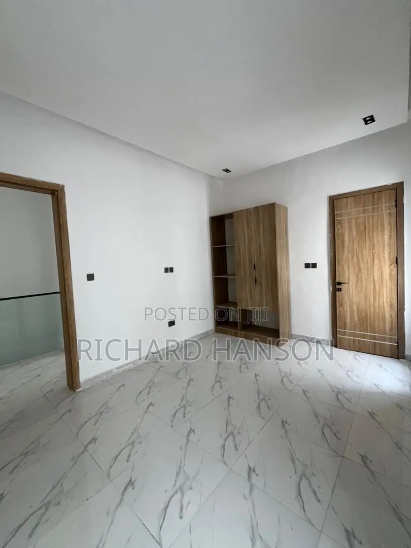 4bdrm Duplex in Lekki Phase 2 for sale in Lekki Phase 2