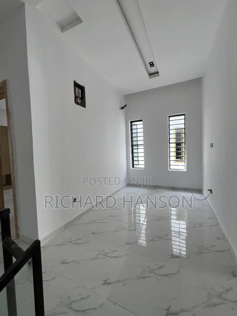 4bdrm Duplex in Lekki Phase 2 for sale in Lekki Phase 2