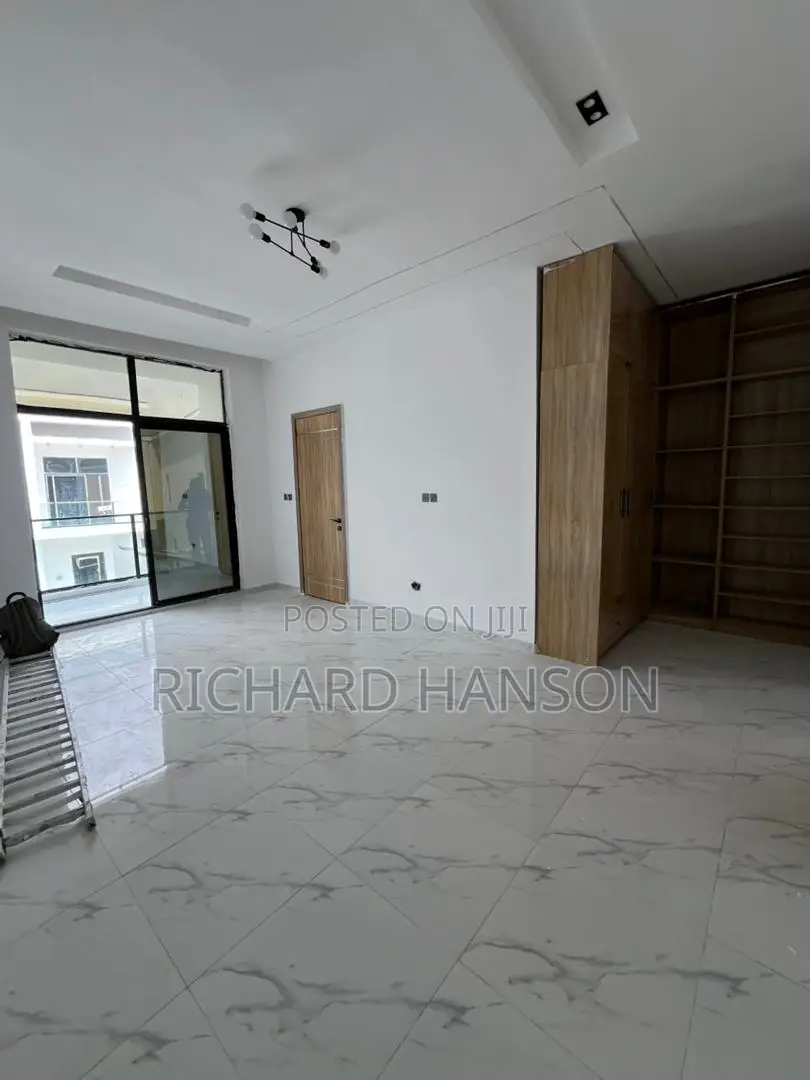 4bdrm Duplex in Lekki Phase 2 for sale in Lekki Phase 2