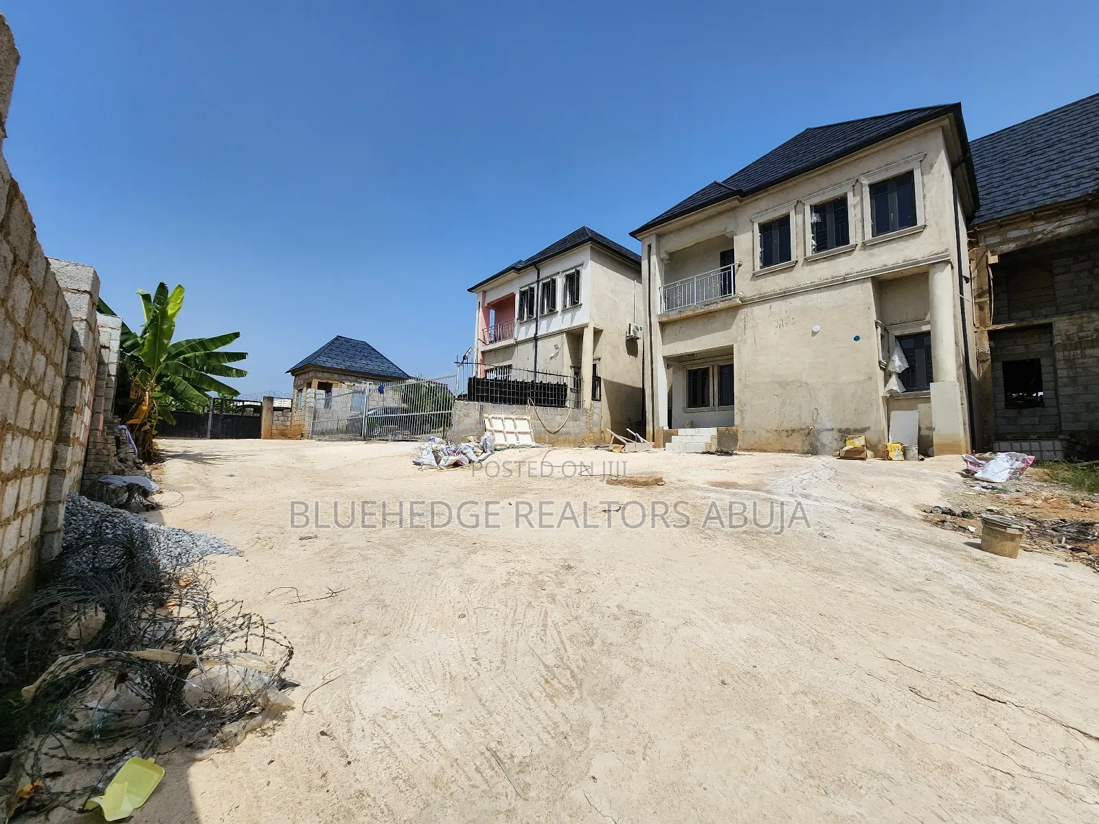 4bdrm Duplex in Lugbe District for sale in Lugbe District