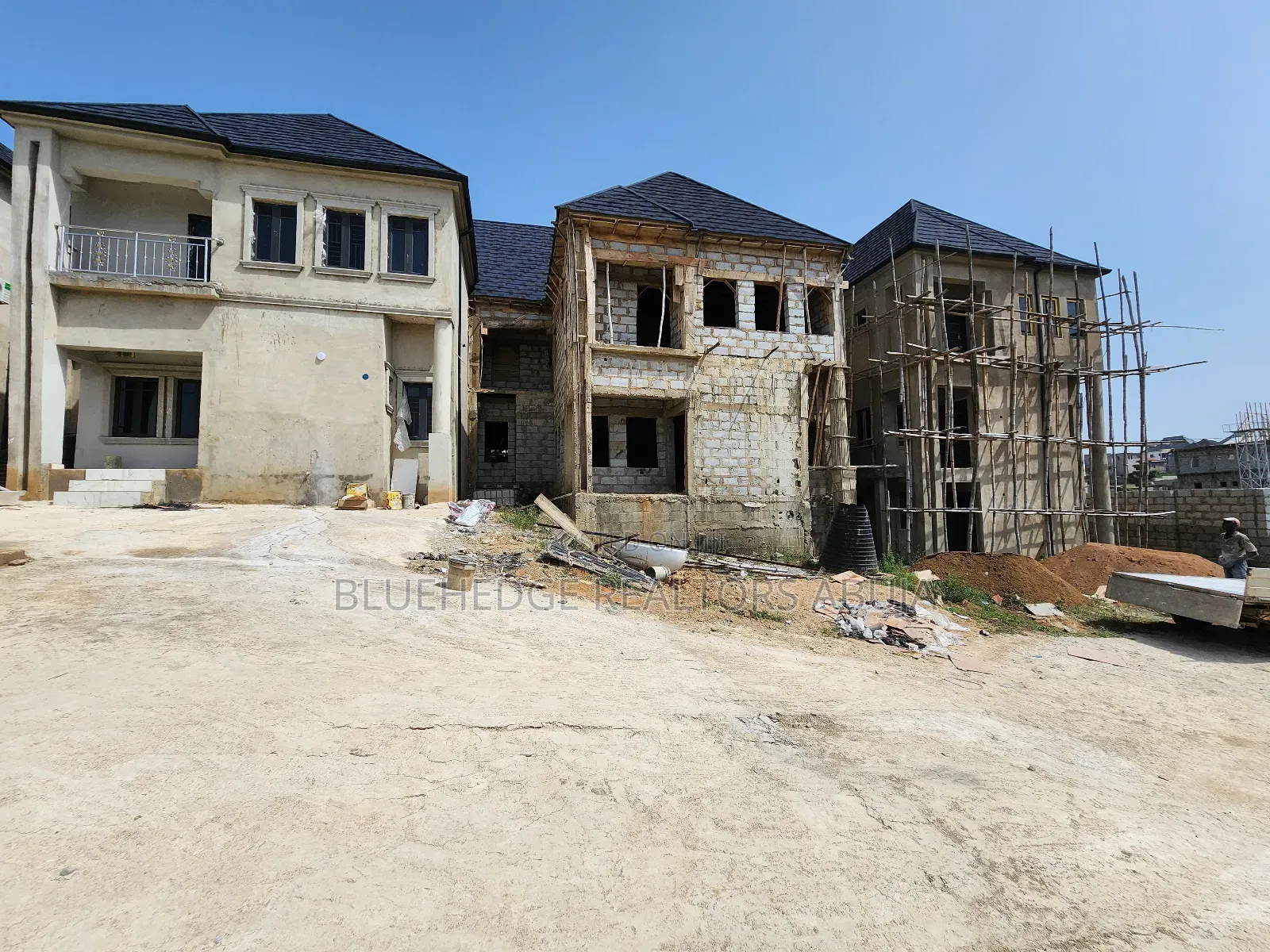 4bdrm Duplex in Lugbe District for sale in Lugbe District