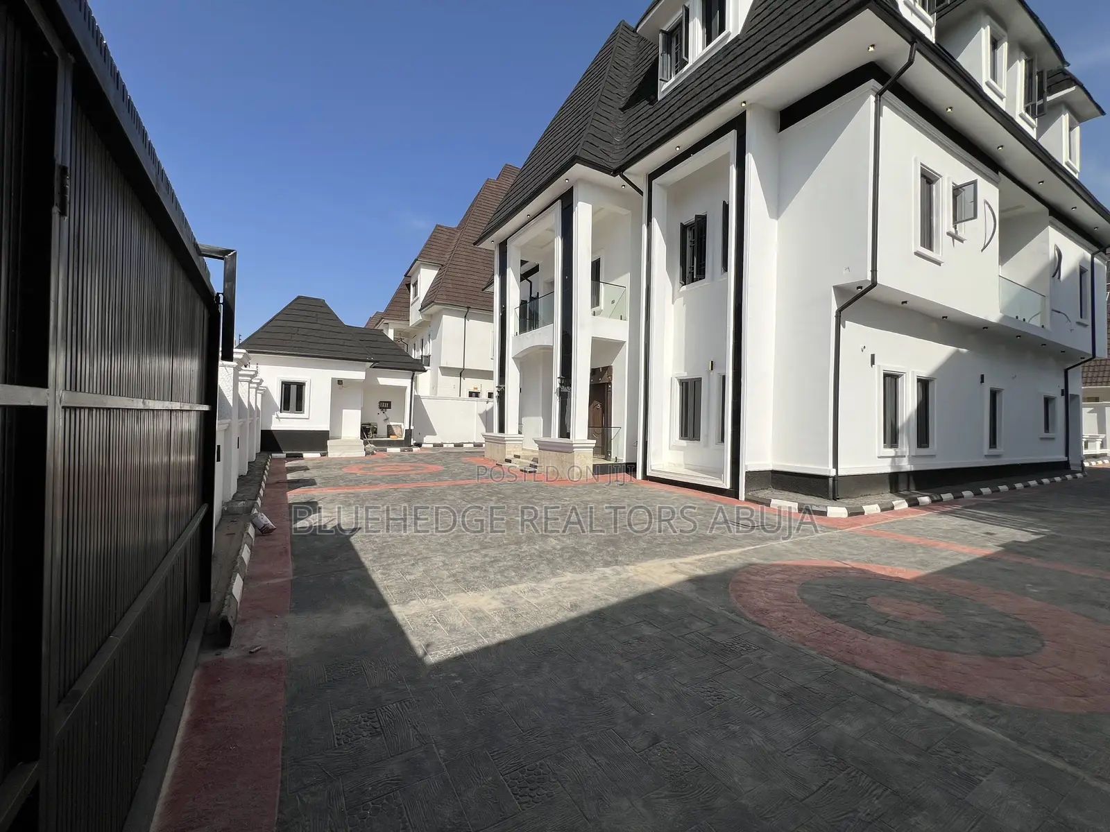 7bdrm House in Gwarinpa for sale in Gwarinpa