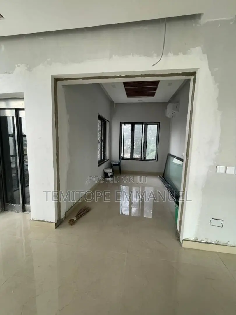 Furnished 6bdrm Duplex in Banana Island, Ikoyi for sale in Banana Island