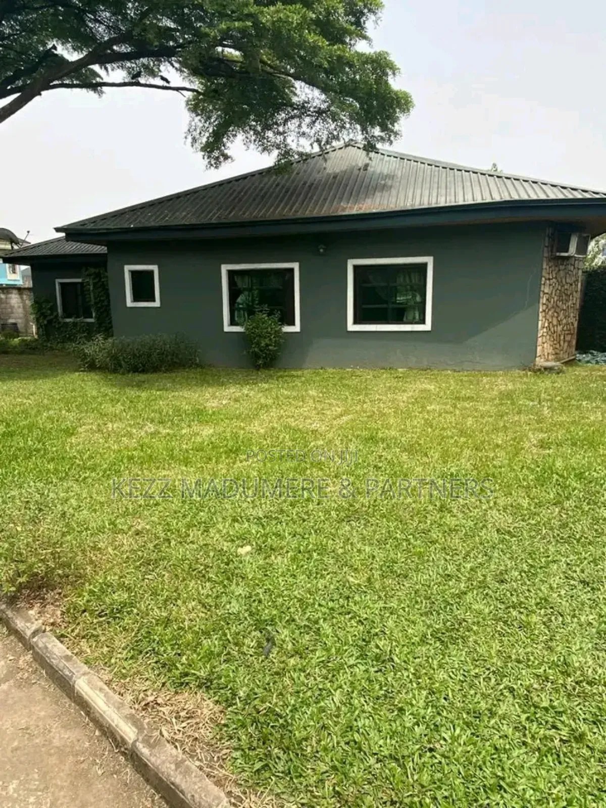 5bdrm Duplex in Stadium Road, Port for sale in Port-Harcourt